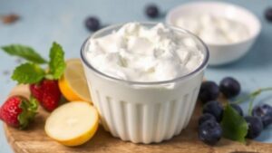 Jogurt naturalny vs skyr: dwa sposoby na białko, smak i codzienny komfort